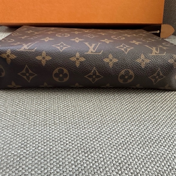 Louis Vuitton Poche Toilette Pouch ❌SOLD ❌ - Picture 5 of 11